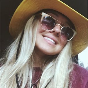 Meet your Posher, Tanner